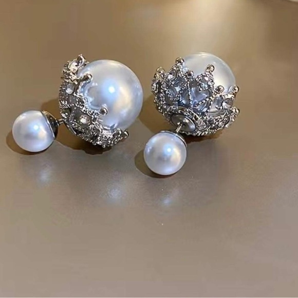 Large Faux Pearl Silvertone Earrings With Rhinestones Brand New - Picture 3 of 5